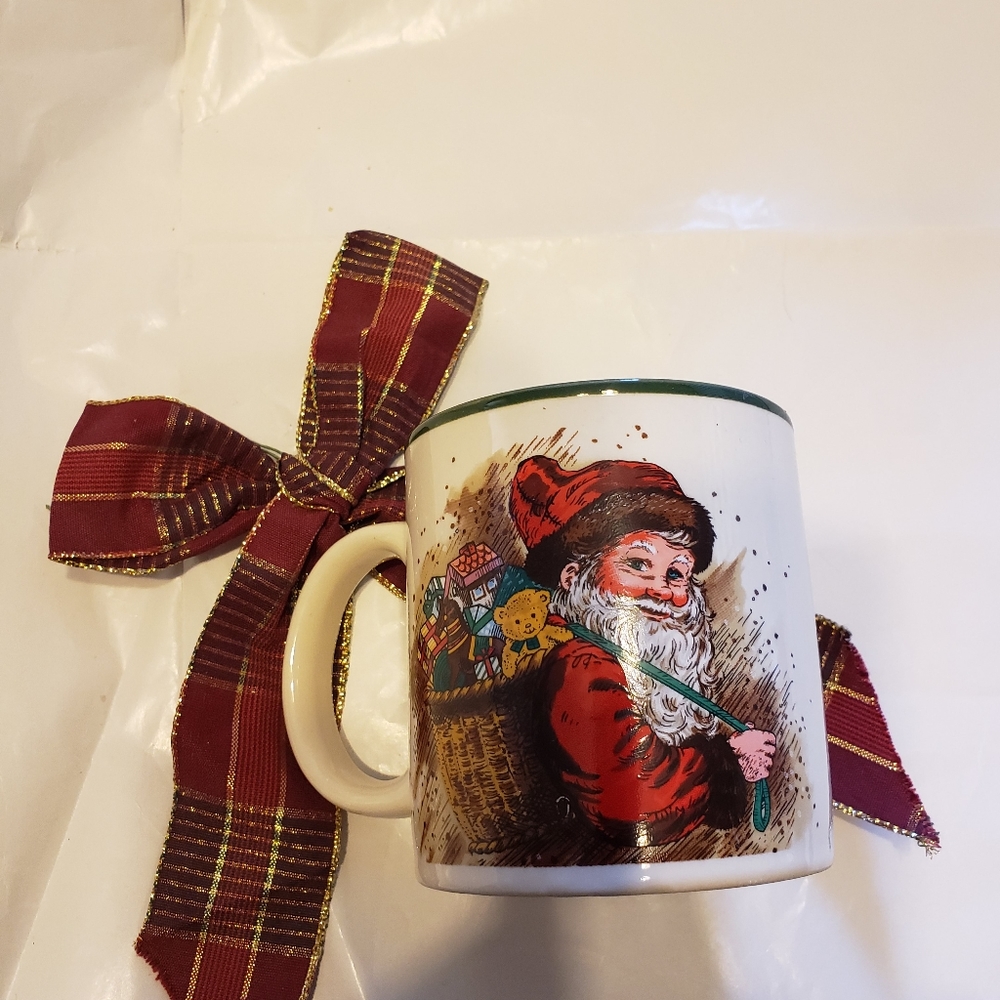 Darling Vintage Marvelous Mugs Santa Christmas Mug - Picture 2 of 5